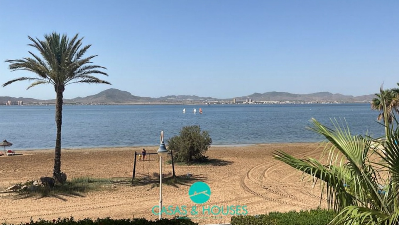 Chalet with direct beach access in La Manga del Mar Menor