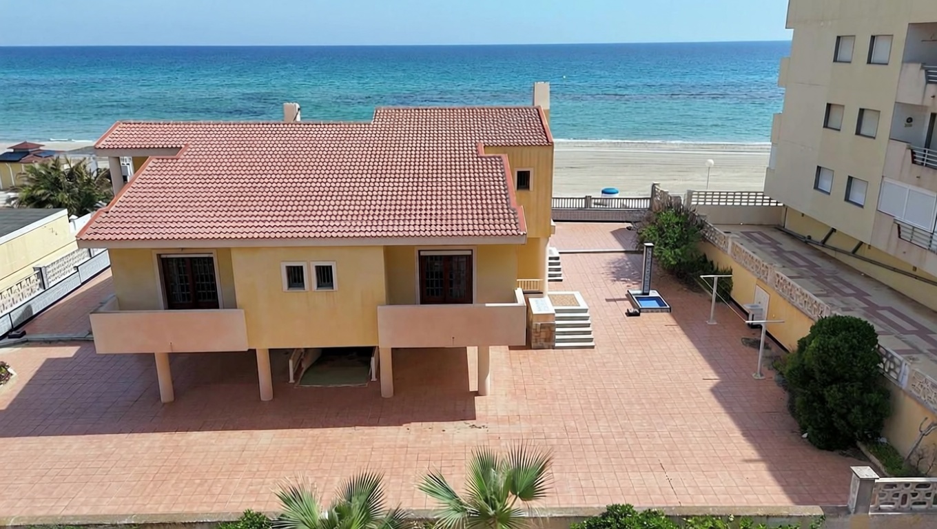 Chalet com acesso direto à praia em La Manga del Mar Menor — Aérea