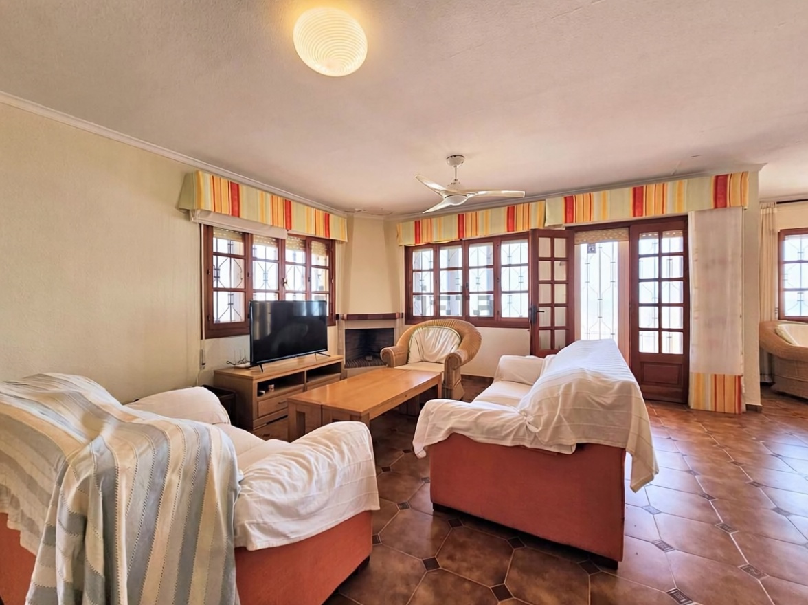 Chalet com acesso direto à praia em La Manga del Mar Menor — Sala