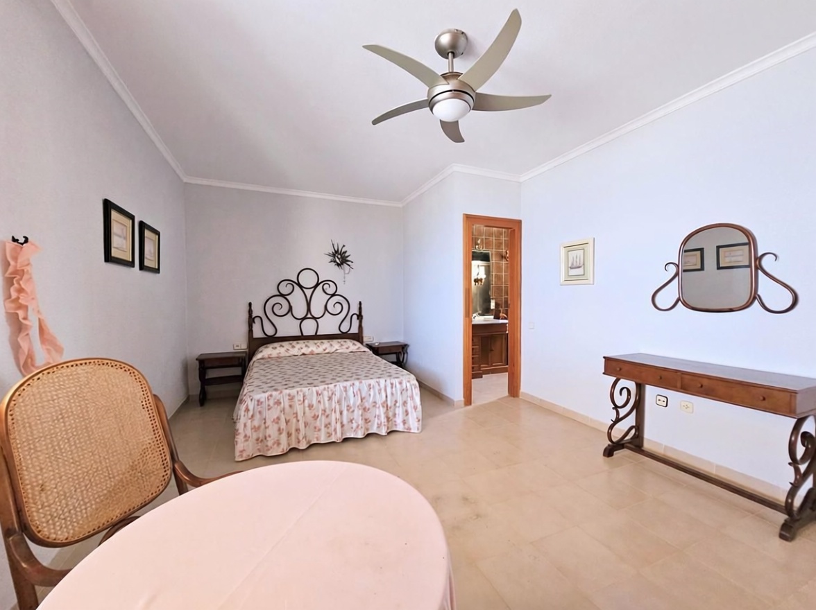 Chalet com acesso direto à praia em La Manga del Mar Menor — Quarto
