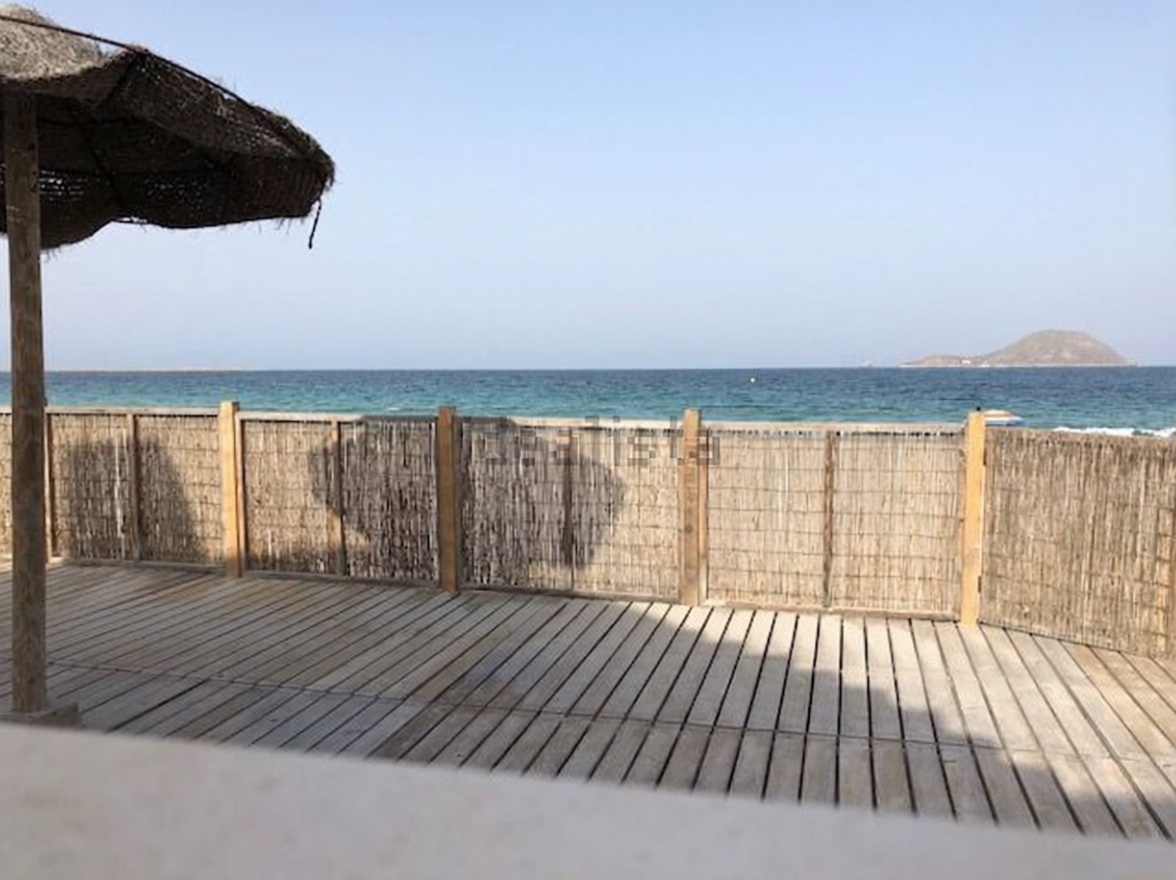 Chalet avec accès direct à la plage à La Manga del Mar Menor — Terrasse mer