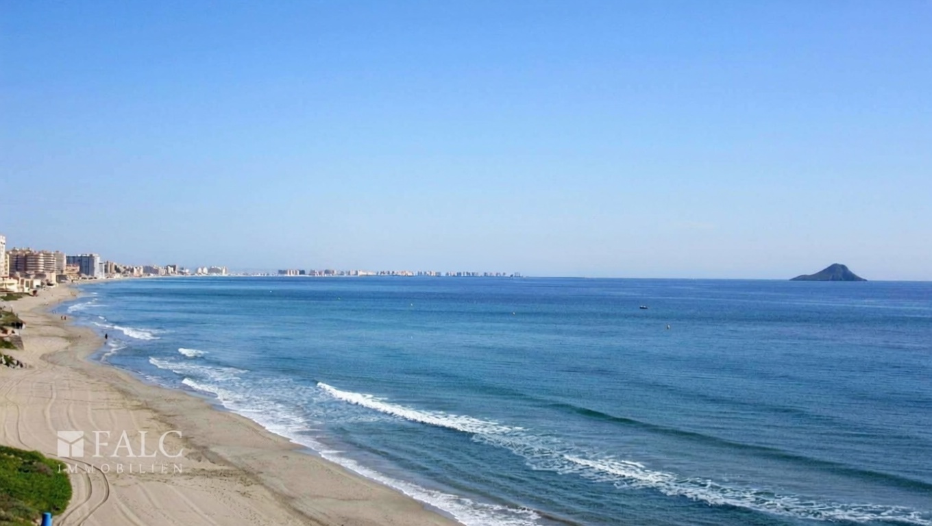 Chalet with direct beach access in La Manga del Mar Menor — Sea view