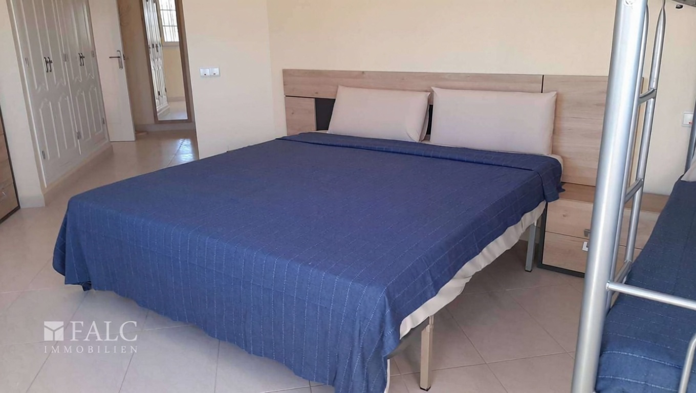 Chalet with direct beach access in La Manga del Mar Menor — Bedroom