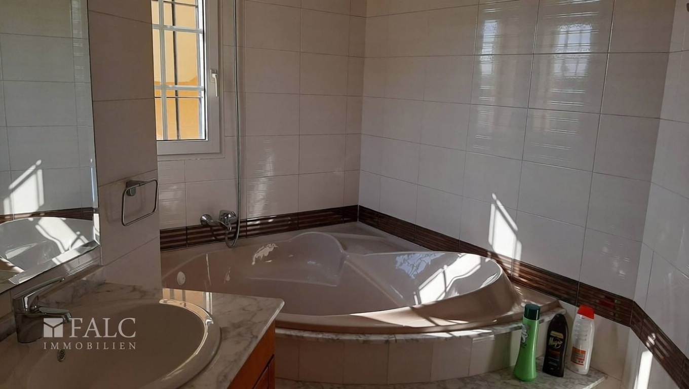 Chalet with direct beach access in La Manga del Mar Menor — Bathroom