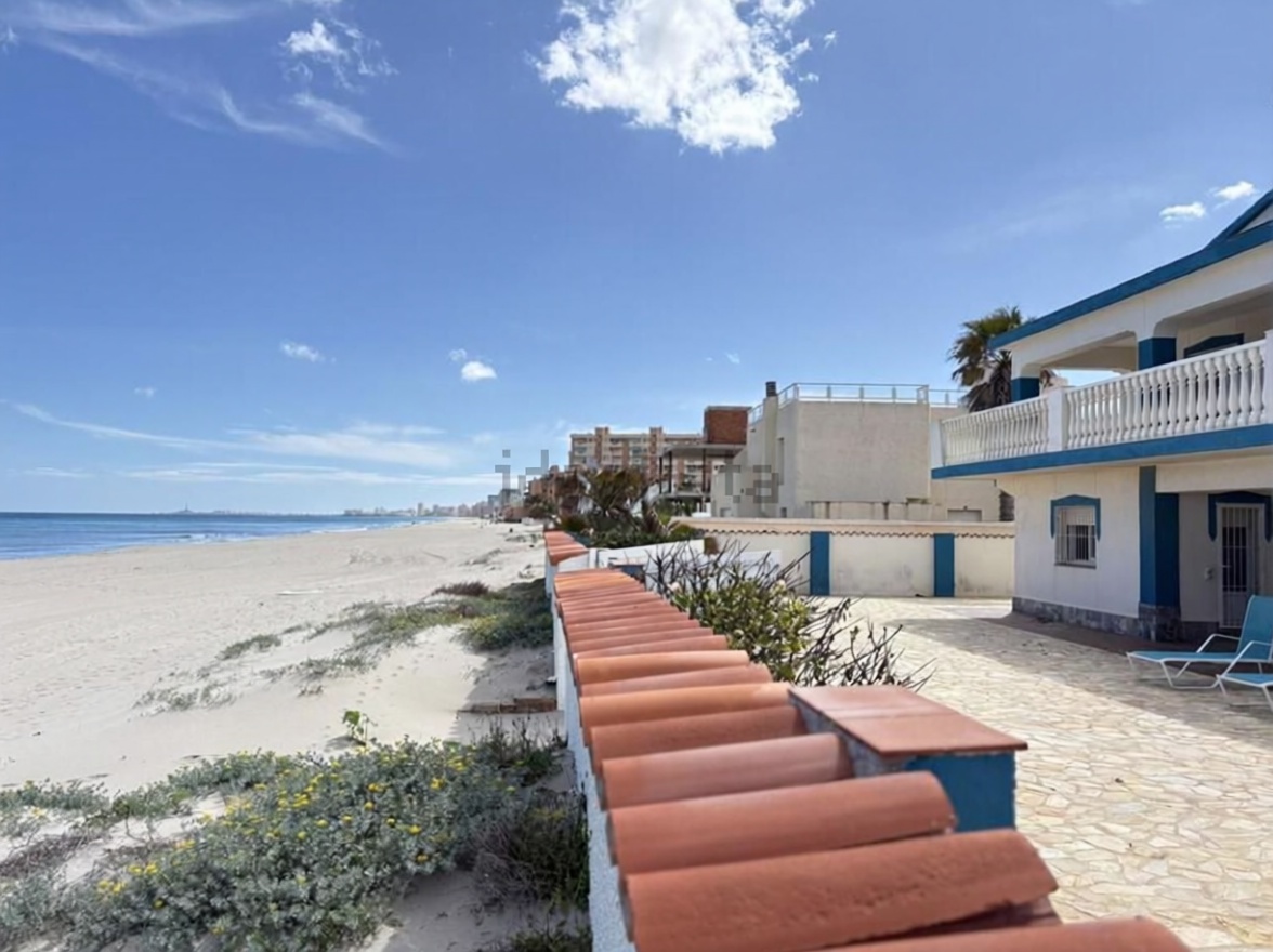 Chalet avec accès direct à la plage à La Manga del Mar Menor — Vue mer