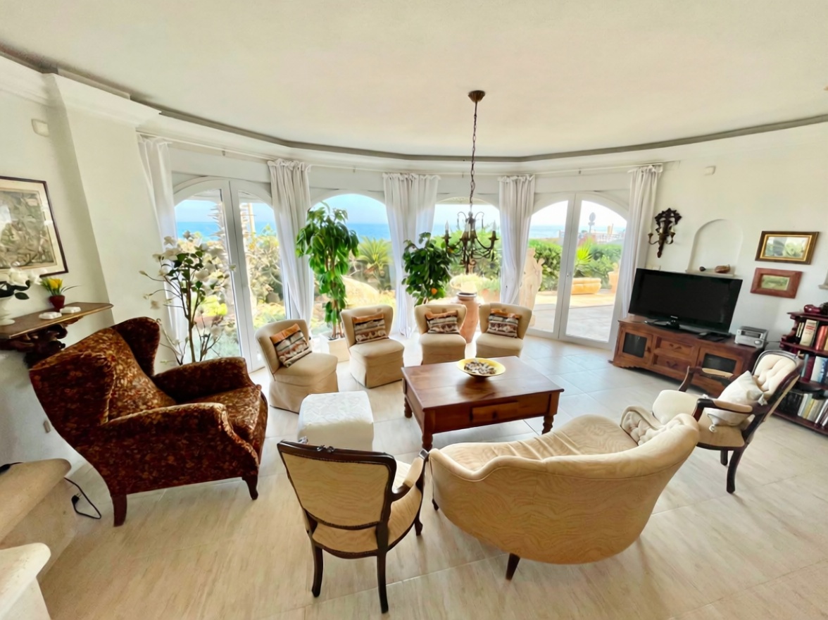 Chalet with direct beach access in La Manga del Mar Menor — Bedroom