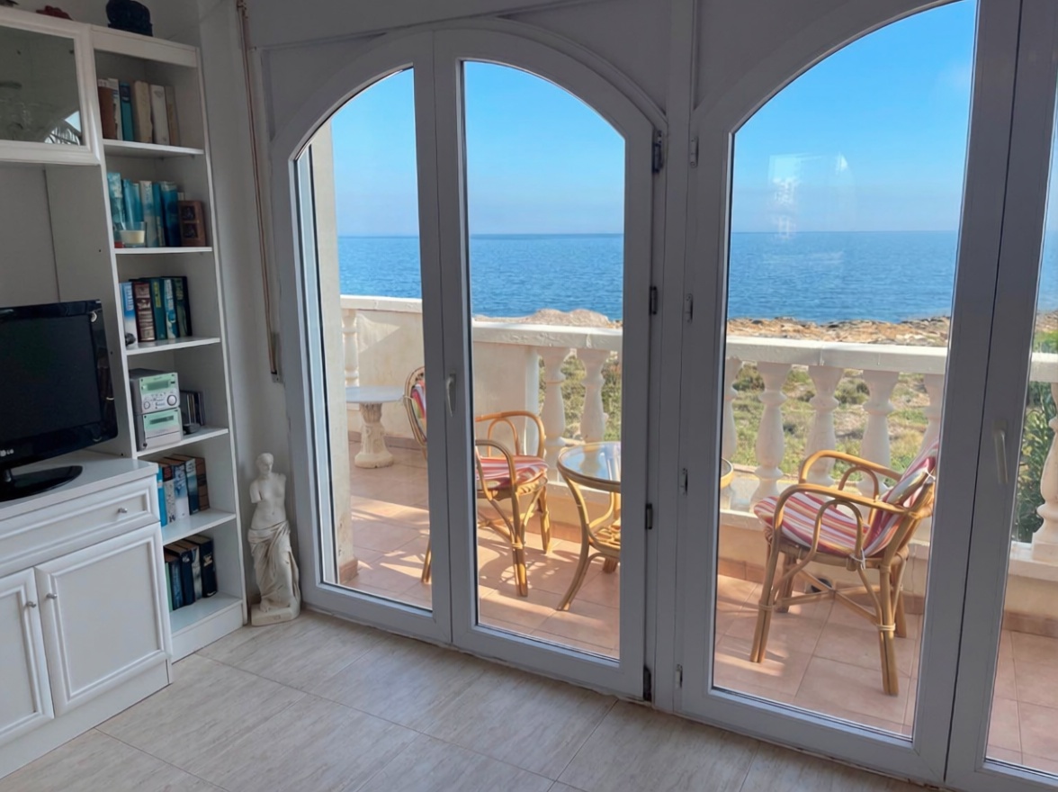 Chalet with direct beach access in La Manga del Mar Menor — Kitchen