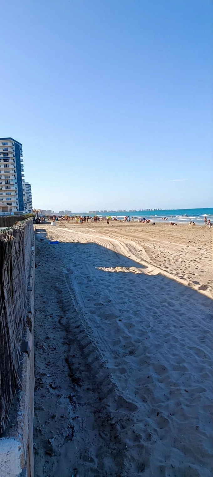 Chalet with direct beach access in La Manga del Mar Menor — Sea view