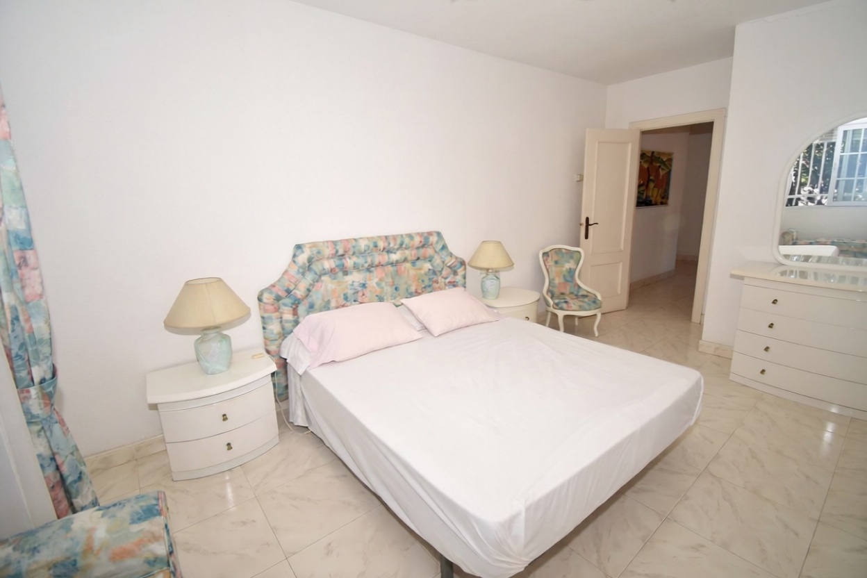 Chalet with direct beach access in La Manga del Mar Menor — Bedroom