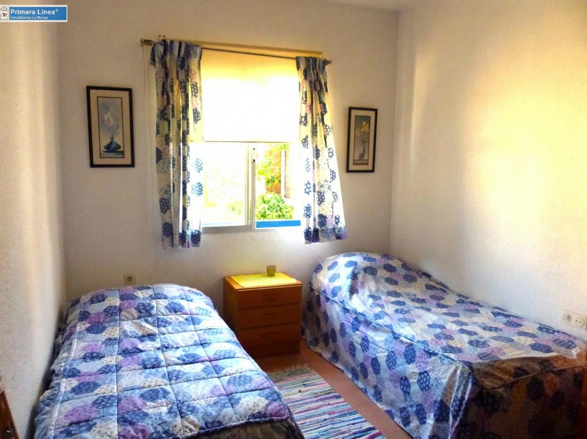 Chalet con acceso directo a playa en La Manga del Mar Menor — Dormitorio