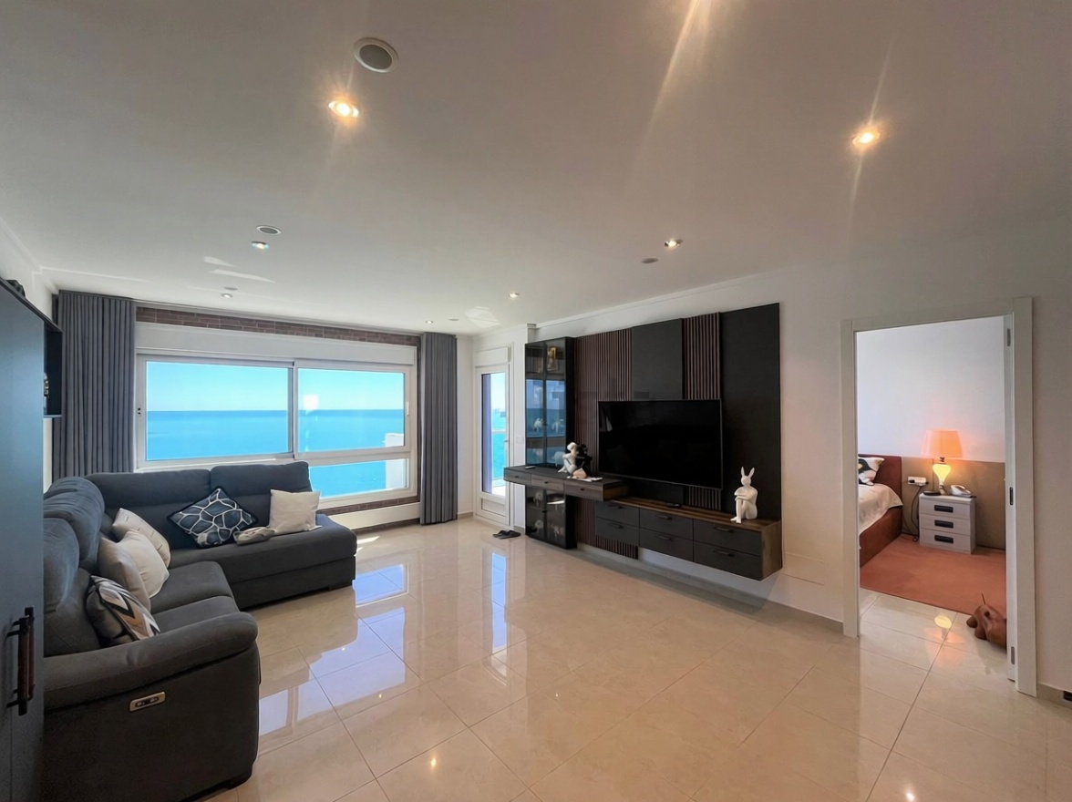 Seafront attic in La Manga del Mar Menor — Living room