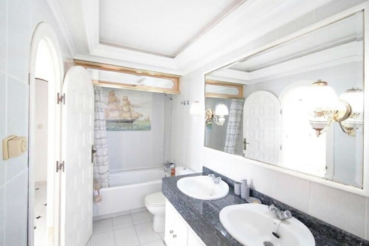 Wohnung in erste Strandlinie in La Manga del Mar Menor — Bad