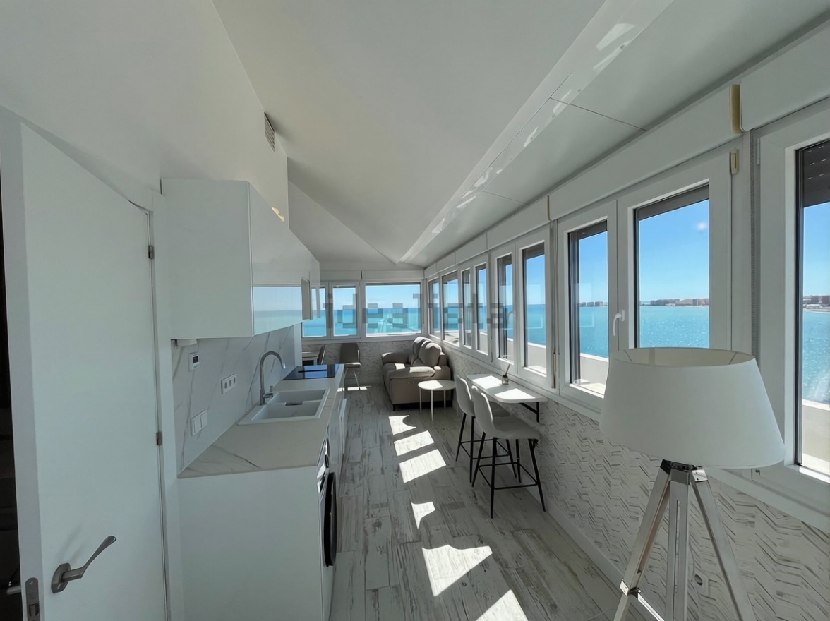 Beachfront flat in La Manga del Mar Menor — Kitchen