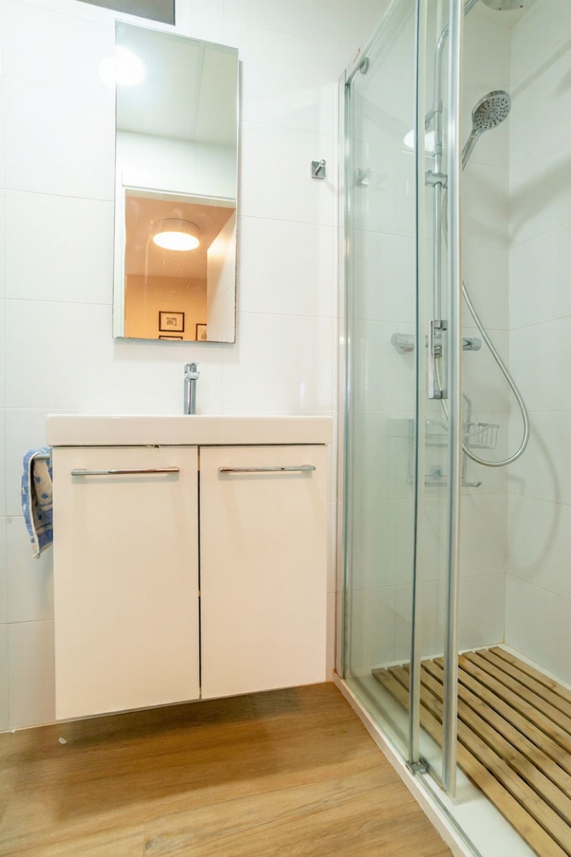 Seafront attic in La Manga del Mar Menor — Bathroom