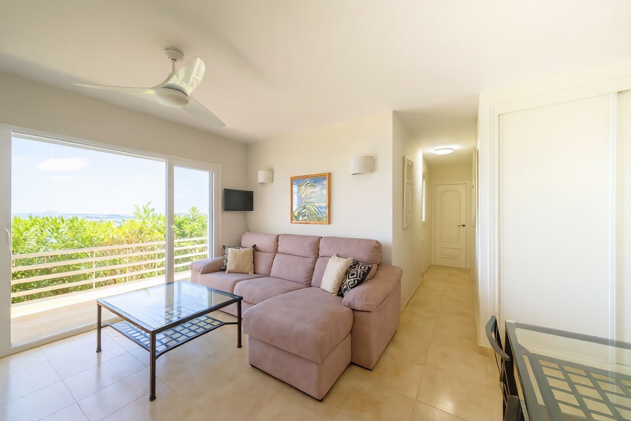 Beachfront flat in La Manga del Mar Menor — Living room