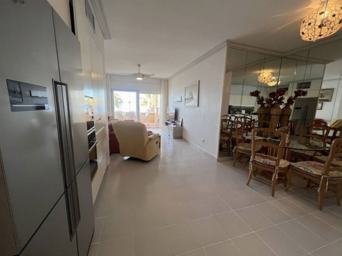 Beachfront flat in La Manga del Mar Menor — Living room