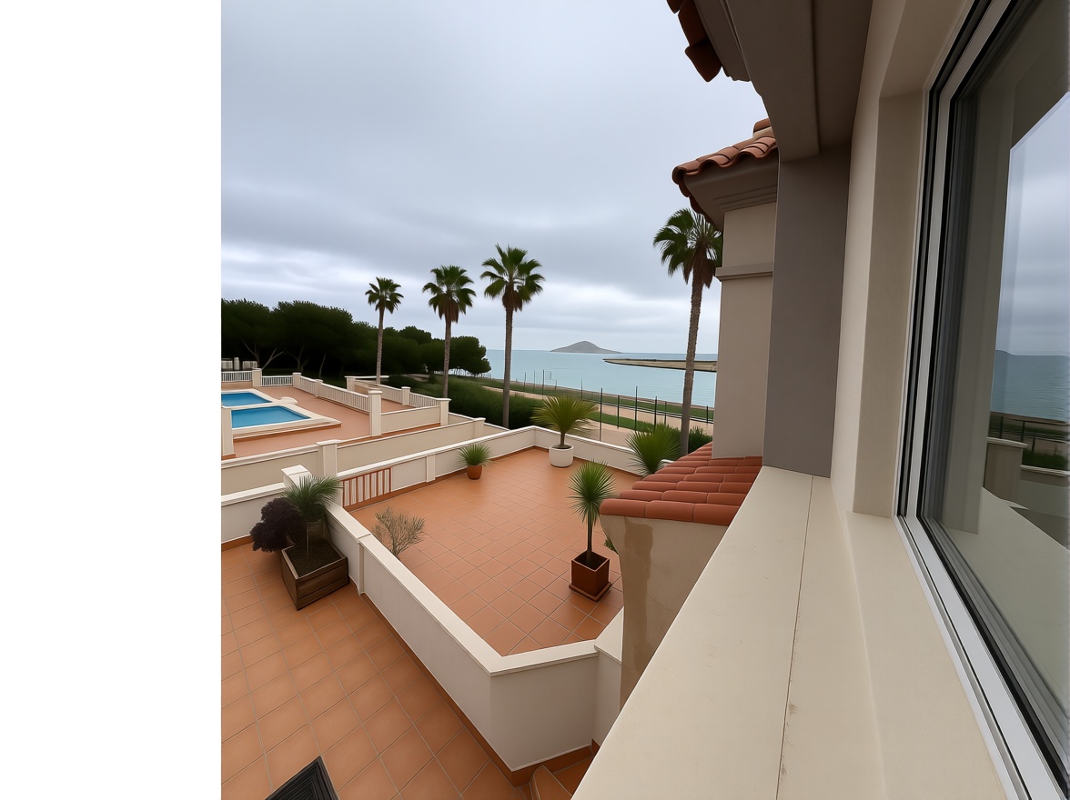 Chalet with direct beach access in La Manga del Mar Menor