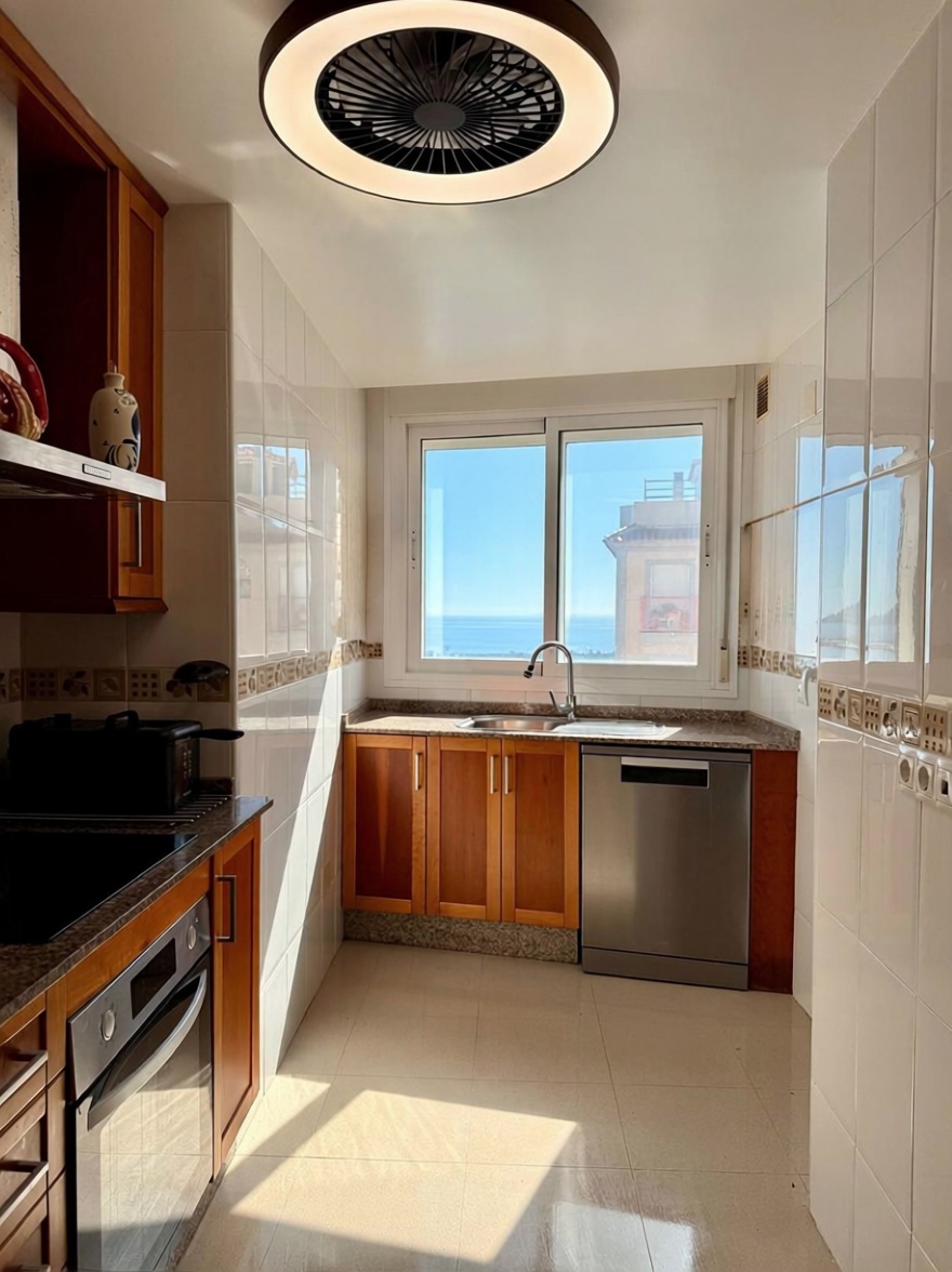 Ático en primera línea de mar en La Manga del Mar Menor — Cocina