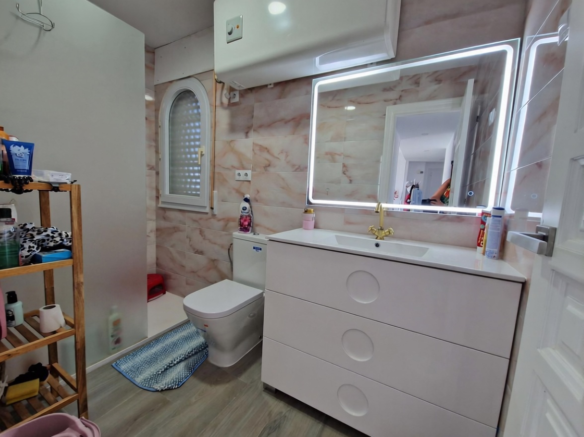 Seafront attic in La Manga del Mar Menor — Bathroom