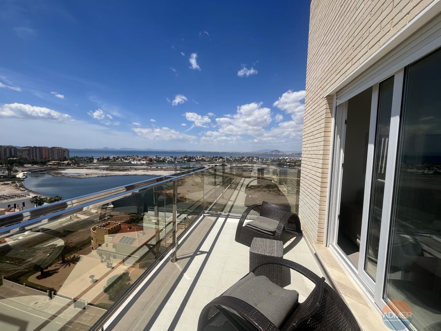 Piso en venta en primera línea de playa en La Manga del Mar Menor