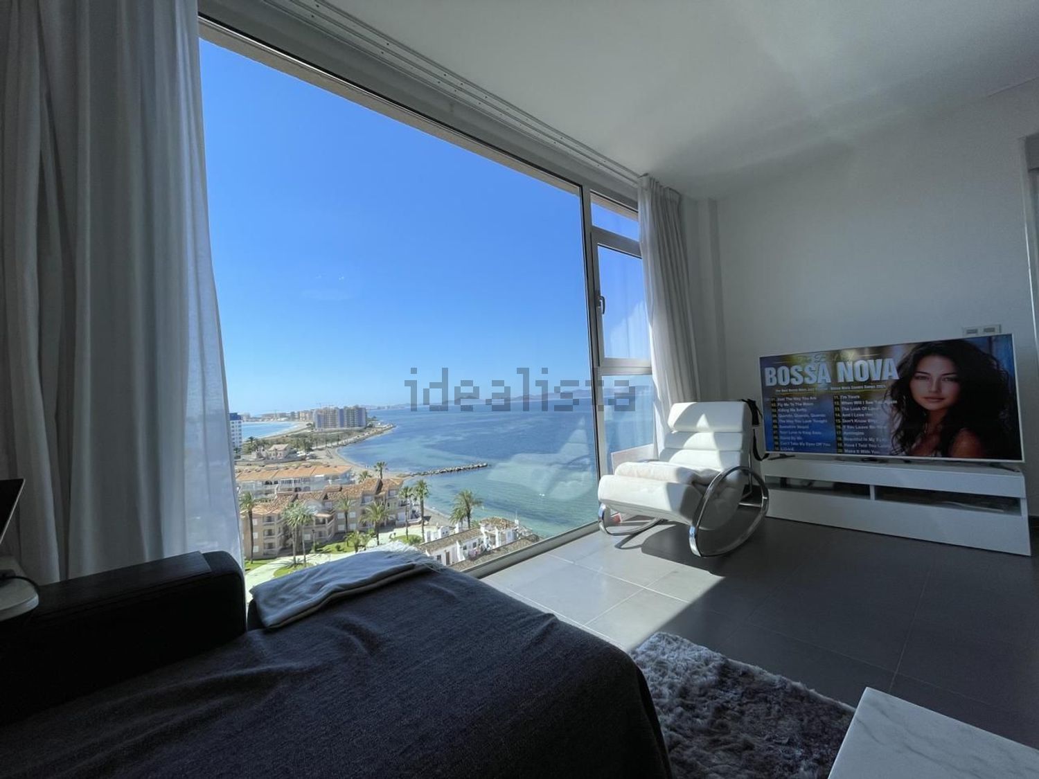Ático en venta en primera línea de mar en La Manga del Mar Menor
