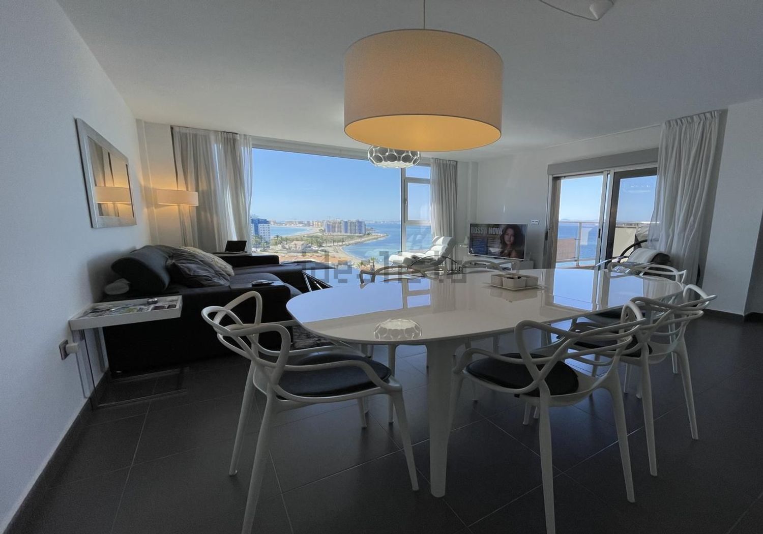 Ático en venta en primera línea de mar en La Manga del Mar Menor