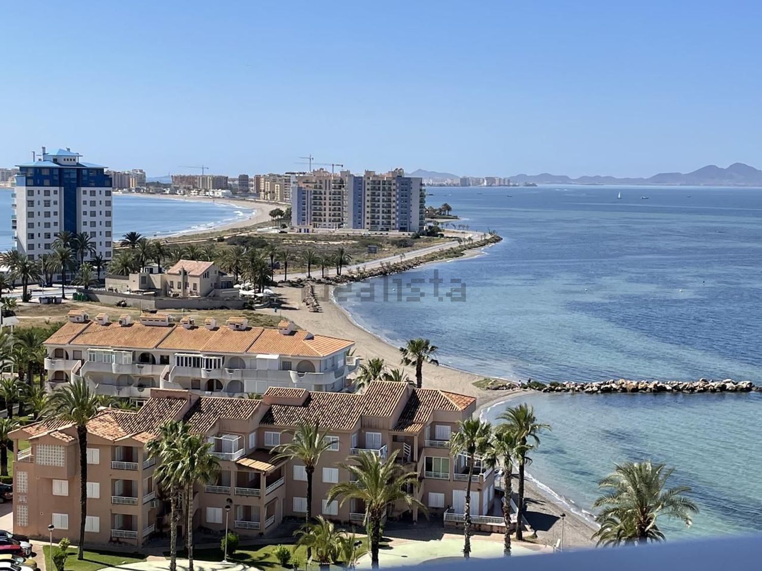 Ático en venta en primera línea de mar en La Manga del Mar Menor