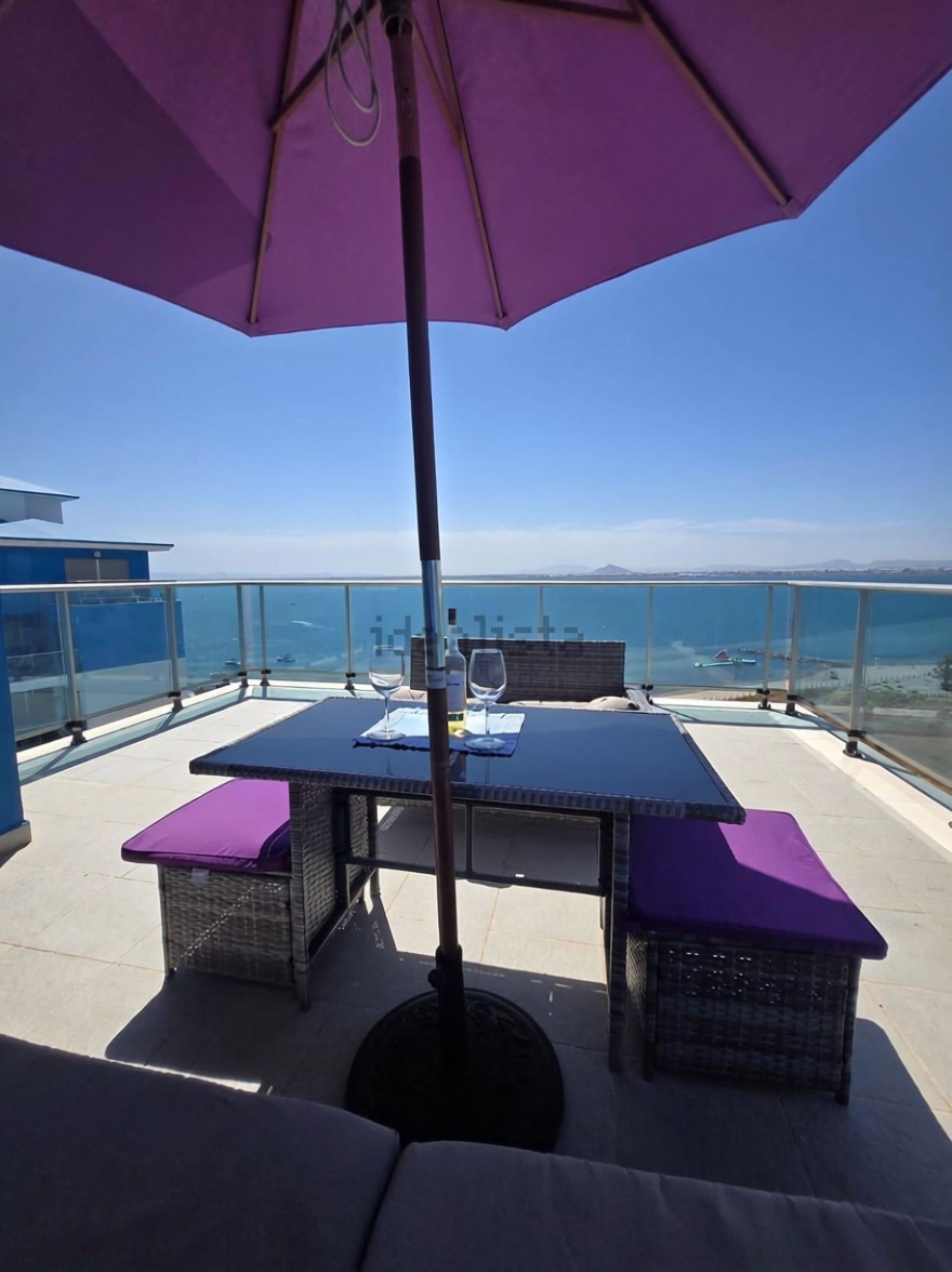 Dúplex en primera línea de playa en La Manga del Mar Menor — Terraza mar