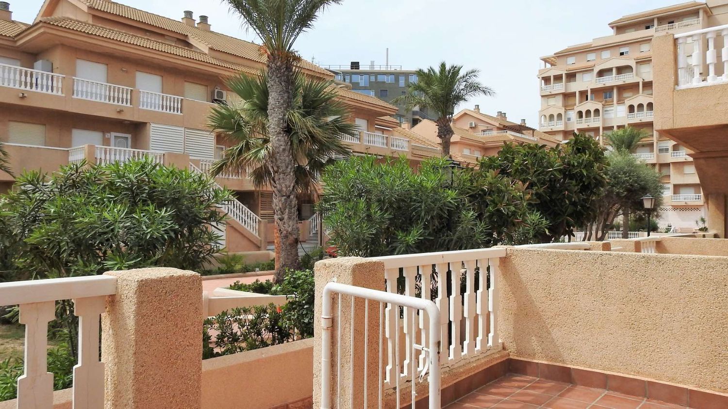 Chalet for sale with direct beach access in La Manga del Mar Menor