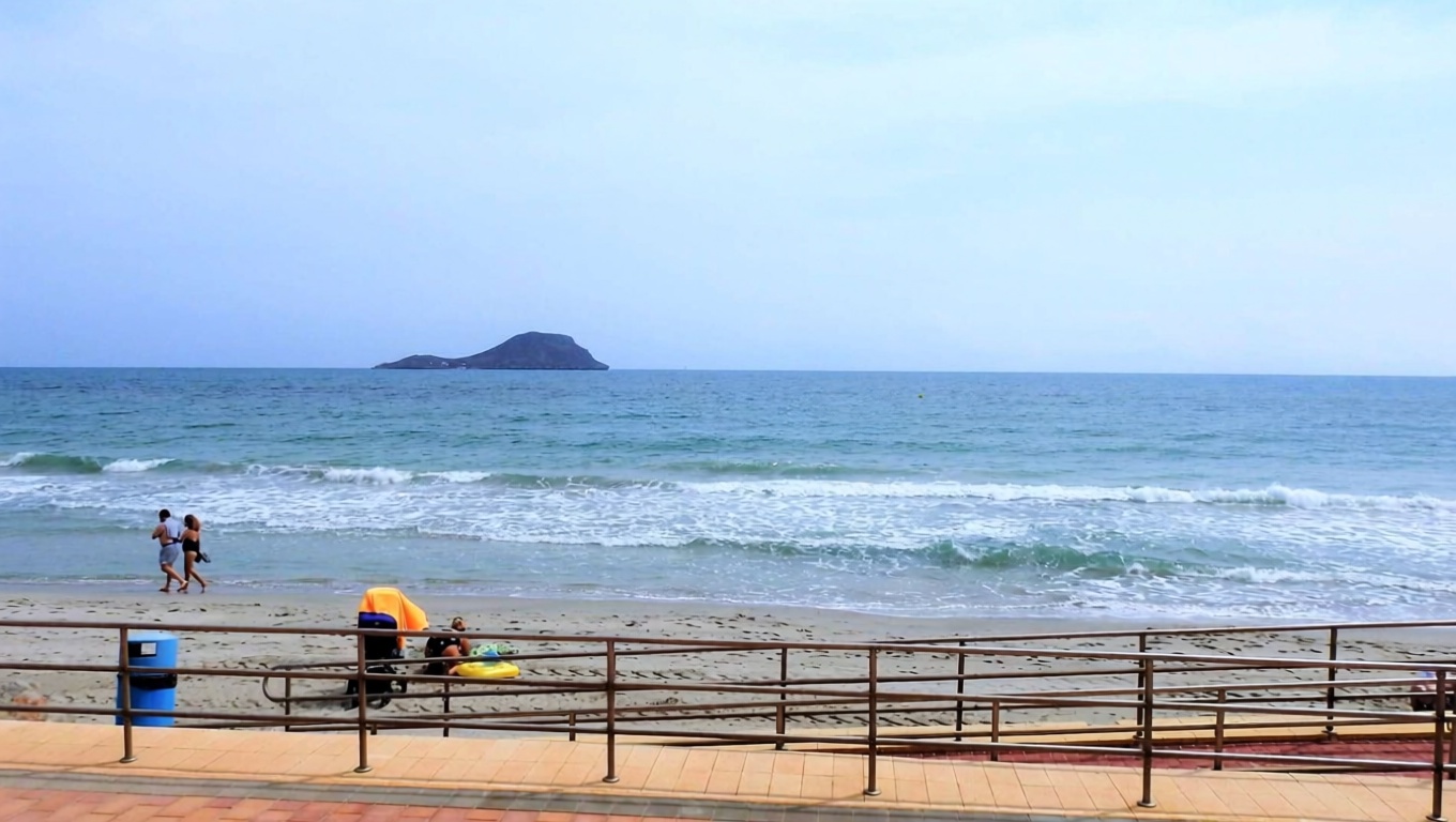 Chalet avec accès direct à la plage à La Manga del Mar Menor — Vue mer