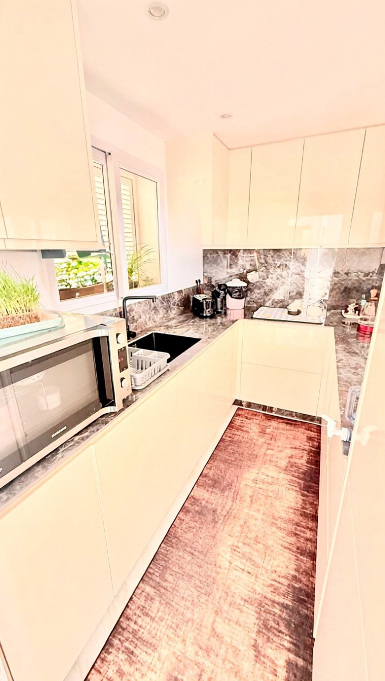 Beachfront apartment in La Manga del Mar Menor — Kitchen