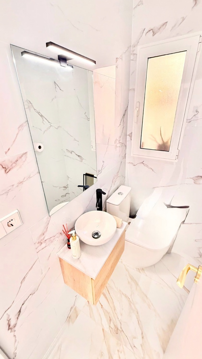 Beachfront apartment in La Manga del Mar Menor — Bathroom