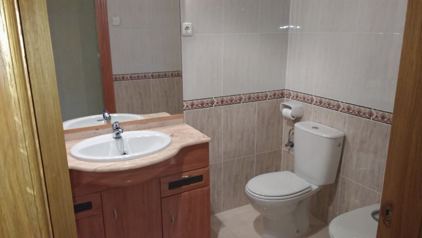 Wohnung in erste Strandlinie in La Manga del Mar Menor — Bad
