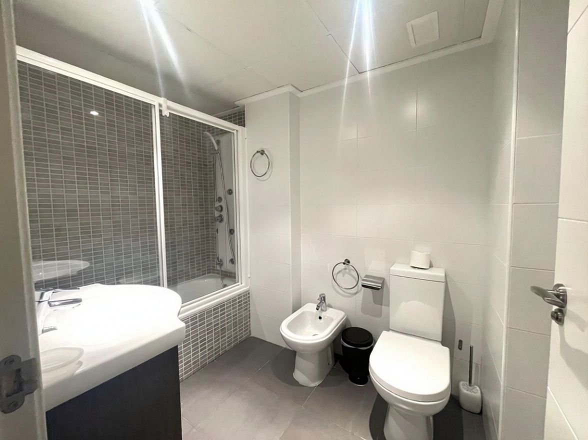 Seafront attic in La Manga del Mar Menor — Bathroom