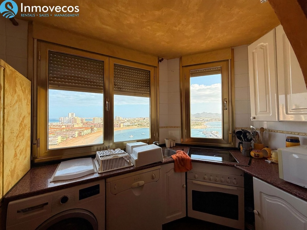 Ático en primera línea de mar en La Manga del Mar Menor — Cocina