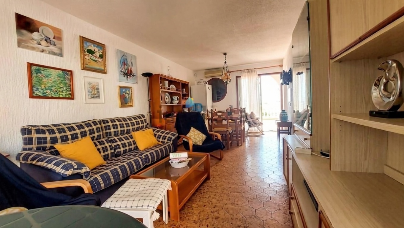 Beachfront duplex in La Manga del Mar Menor — Living room