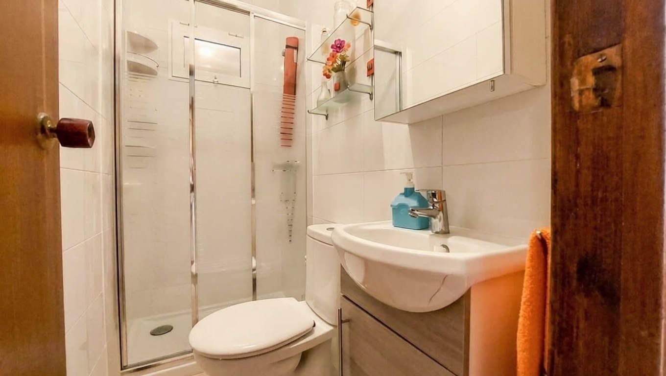 Beachfront duplex in La Manga del Mar Menor — Bathroom