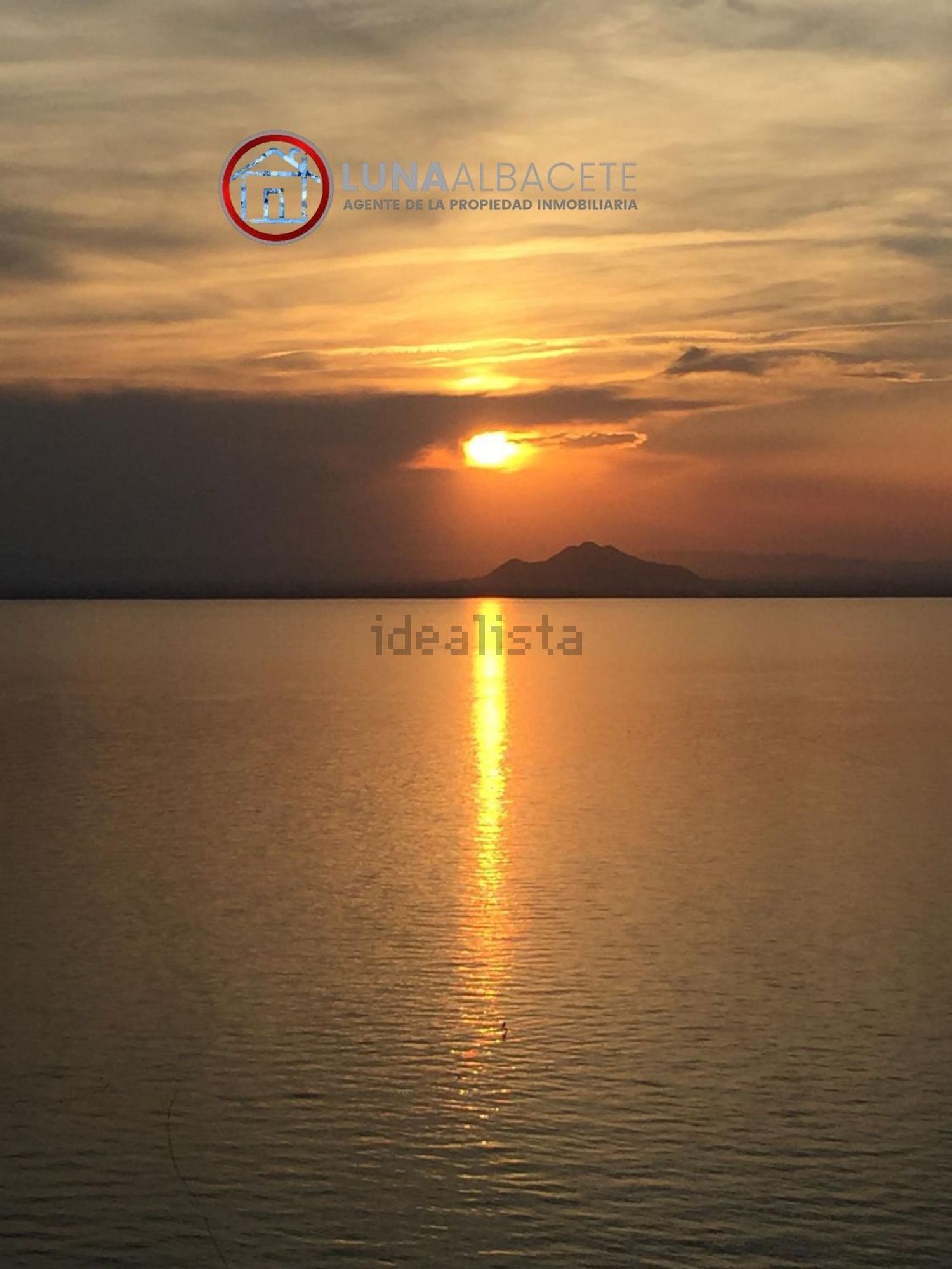 Ático en venta en primera línea de mar en La Manga del Mar Menor
