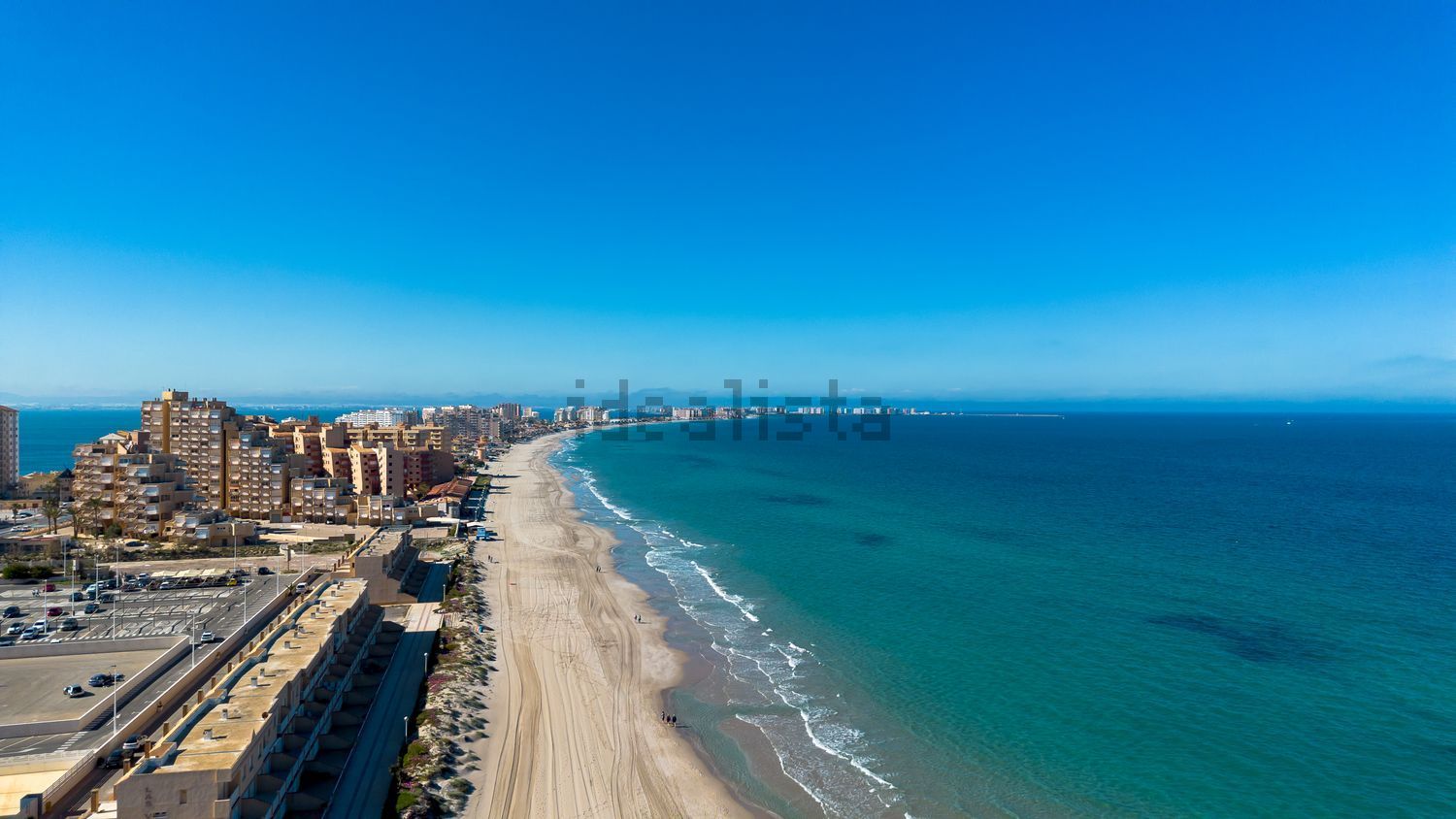 Dúplex en venta en primera línea de playa en La Manga del Mar Menor