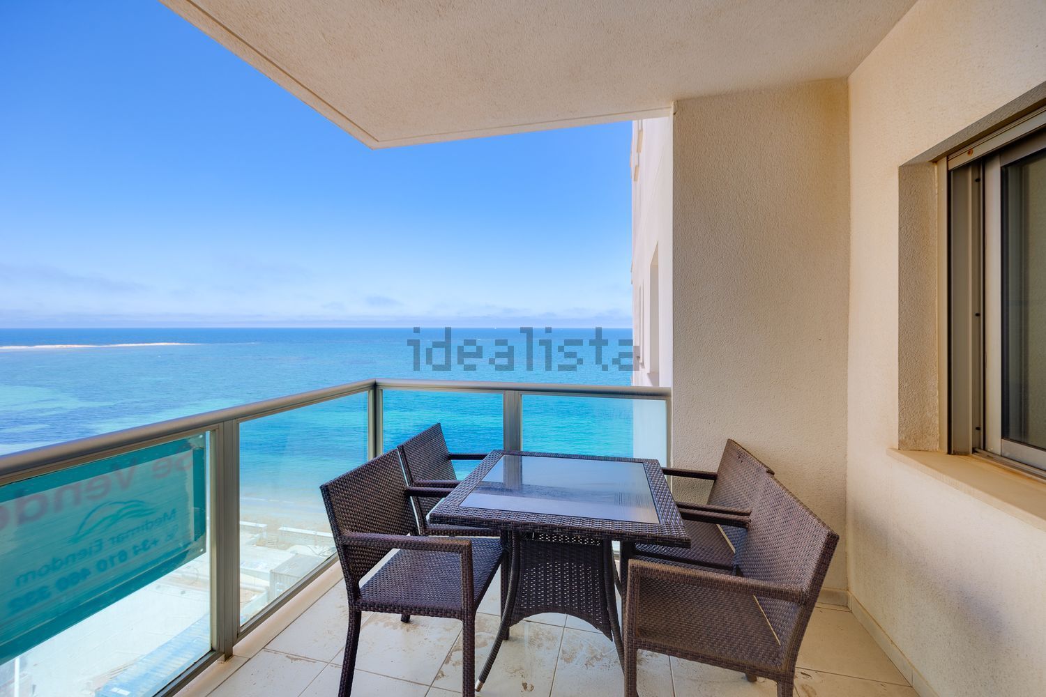 Dúplex en venta en primera línea de playa en La Manga del Mar Menor
