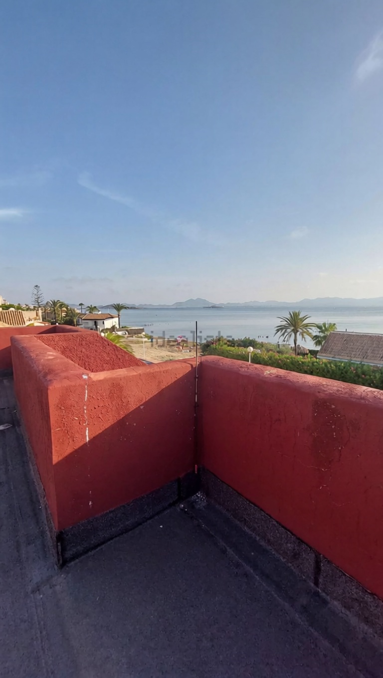 Шале с прямой выход на пляж в La Manga del Mar Menor