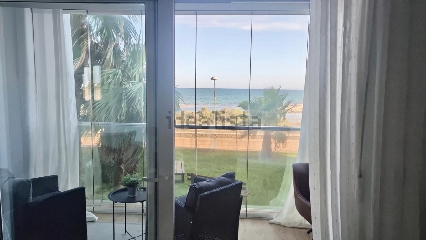 Apartamento em primeira linha de praia em La Manga del Mar Menor