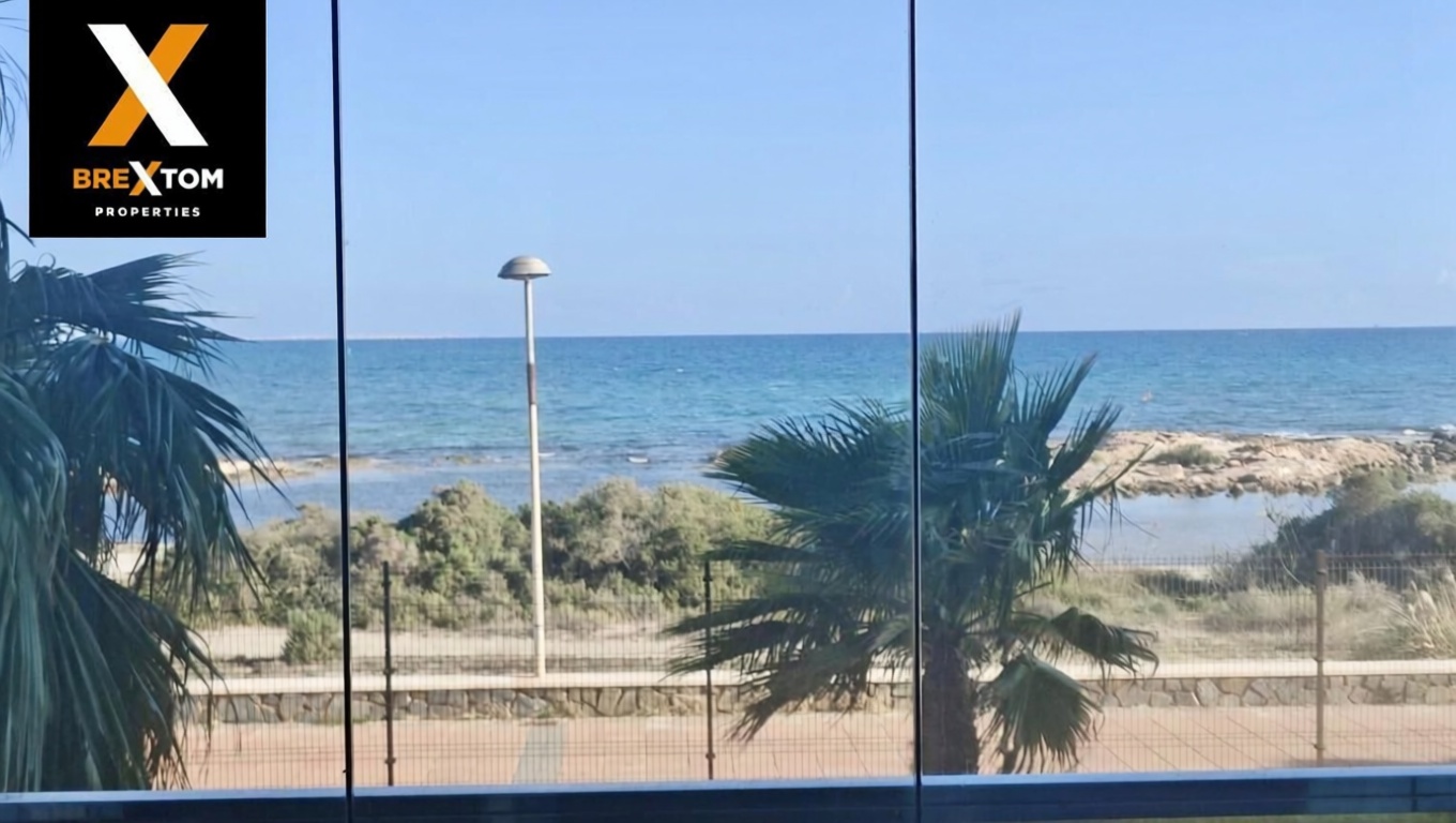 Apartamento em primeira linha de praia em La Manga del Mar Menor — Vista mar
