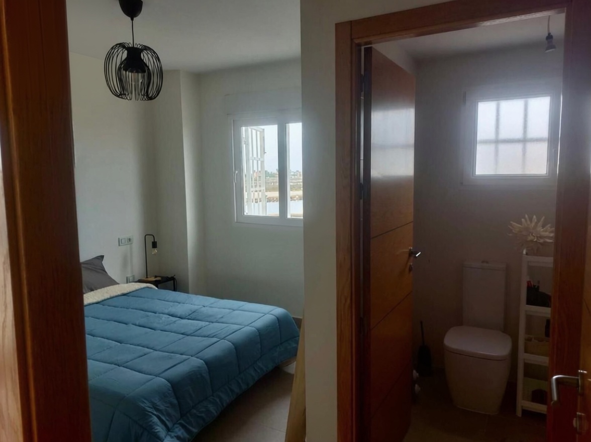 Apartamento em primeira linha de praia em La Manga del Mar Menor — Quarto