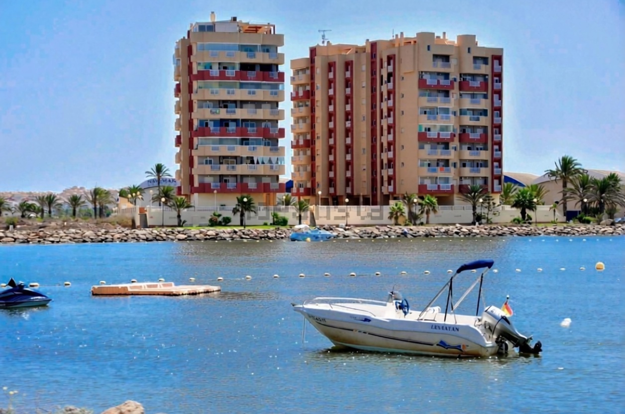 Apartamento em primeira linha de praia em La Manga del Mar Menor — Vista mar