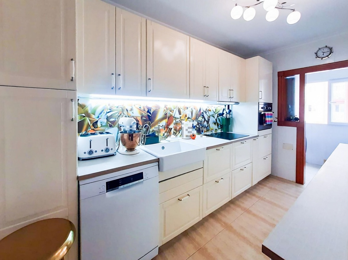 Apartamento em primeira linha de praia em La Manga del Mar Menor — Cozinha