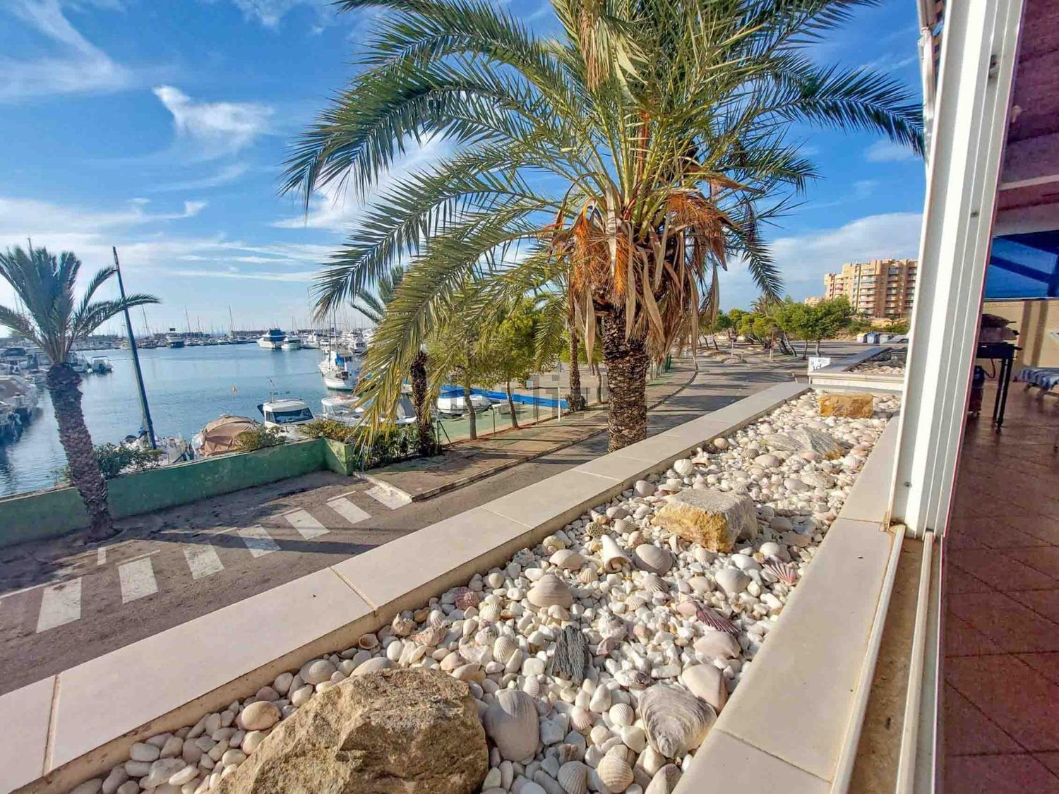 Piso en venta en primera línea de playa en La Manga del Mar Menor