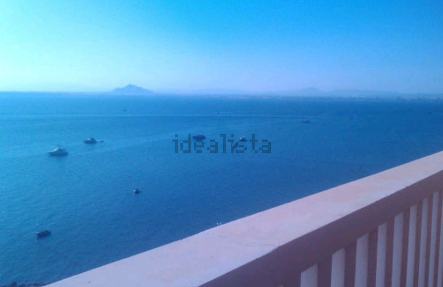 Piso en venta en primera línea de playa en La Manga del Mar Menor