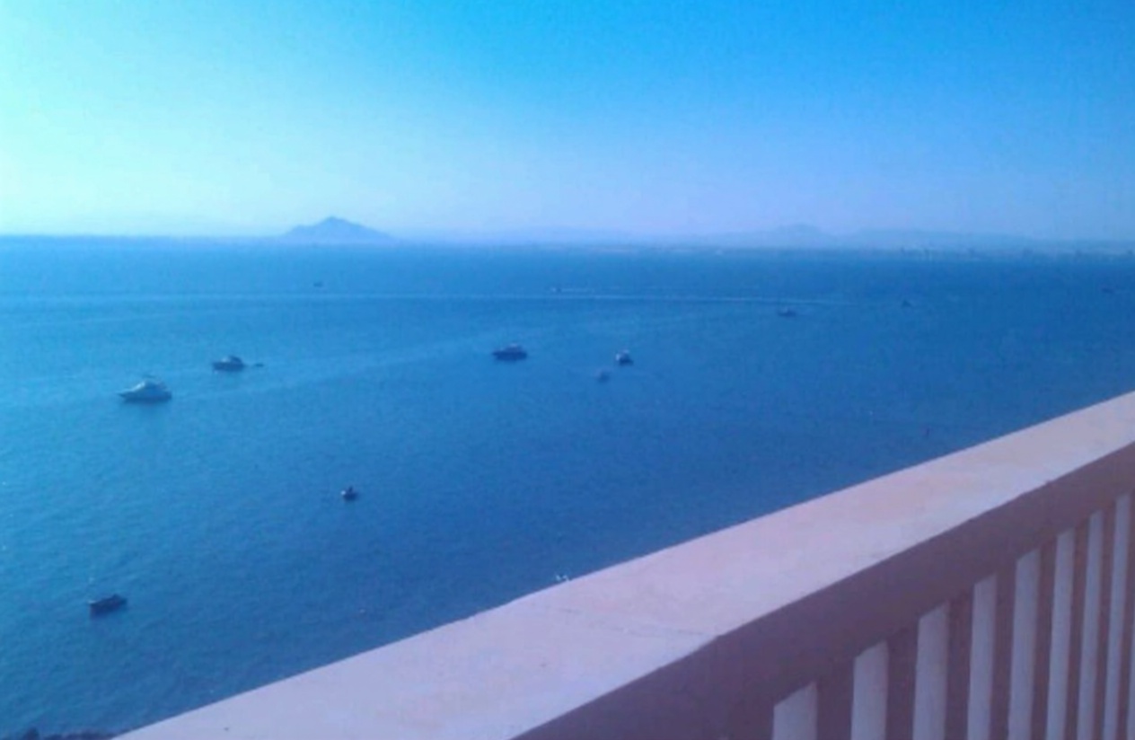 Apartamento em primeira linha de praia em La Manga del Mar Menor