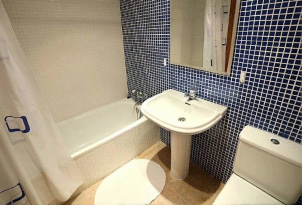 Beachfront flat in La Manga del Mar Menor — Bathroom